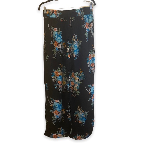 Hype Wide Leg Floral Pants - Picture 3 of 6